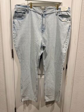 Abercrombie & Fitch Light Blue High-Rise Jeans with Slit at ankle